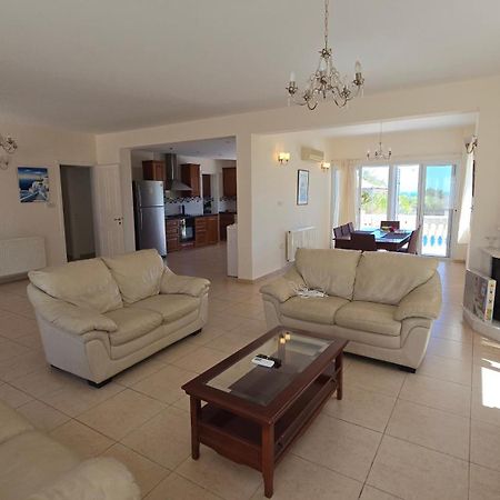 Villa Dafni Paralimni Exteriör bild